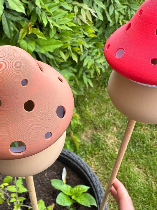Pilz Gartenstecker | 2er Set | LED Teelicht Deko | Fairy Garden | 3D Druck Gartendeko | Braunkappe | Schwammerl | Fliegenpilz