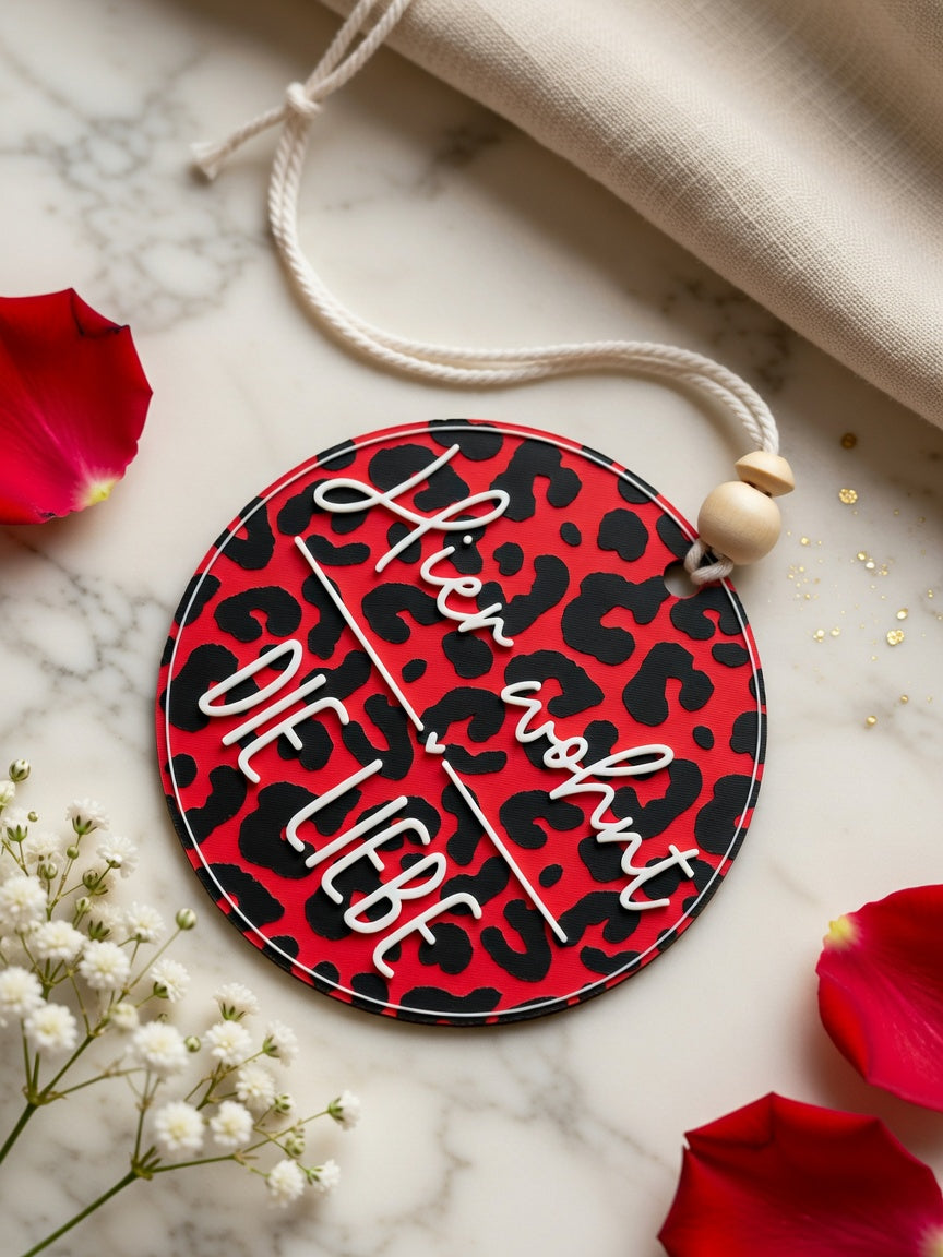 Dekoratives Hängeschild "Hier wohnt die Liebe" Moderne Wanddekoration | Geschenkidee