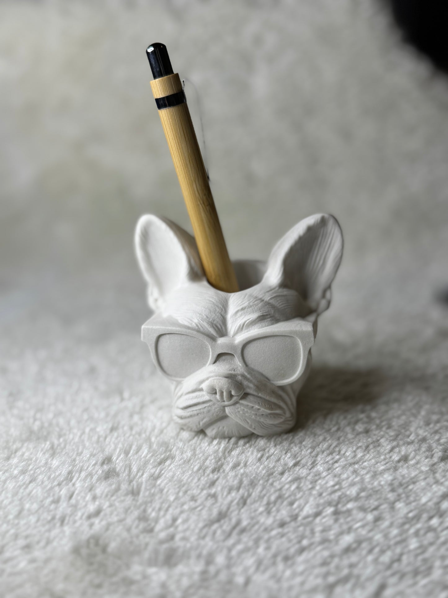 Bully-Liebe & Minimalismus: Die 3-in-1 Deko-Figur